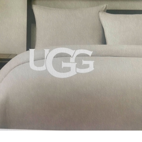 UGG King Size Light Grey Duvet Cover with 2 Pillow Shams Set Cooling Technology - Picture 1 of 3